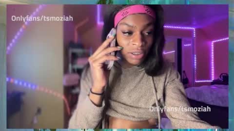 Snapshot of tsmoziah chatting on October 14, 4:57 am tsmoziah online show from October 14, 4:57 am