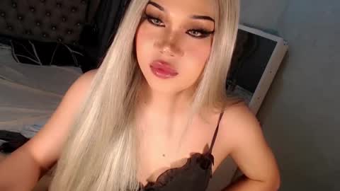 Snapshot of tsscarlett_xx chatting on November 8, 12:22 am jayvie online show from November 8, 12:22 am