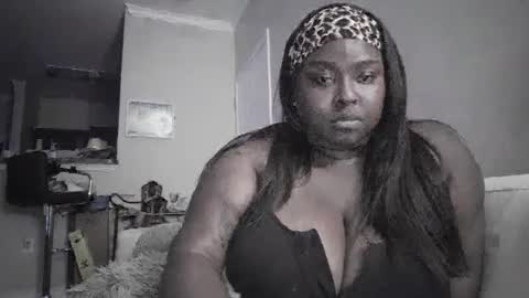 tsunamiiibee online show from October 8, 8:17 pm