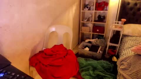 Snapshot of tsvanilla chatting on February 9, 4:46 am Frankie online show from February 9, 4:46 am