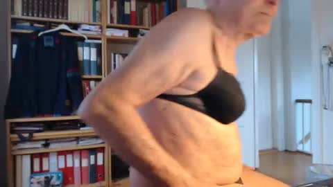 FINN but call me NANNA online show from February 26, 9:21 am