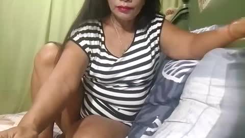 Mae online show from October 16, 8:54 pm