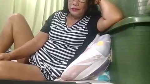 Mae online show from October 29, 10:44 pm