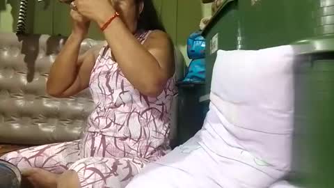 Mae online show from November 23, 8:41 pm