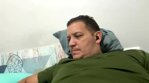 Snapshot of tuhombre1612 chatting on December 15, 11:03 am tuhombre1612 online show from December 15, 11:03 am