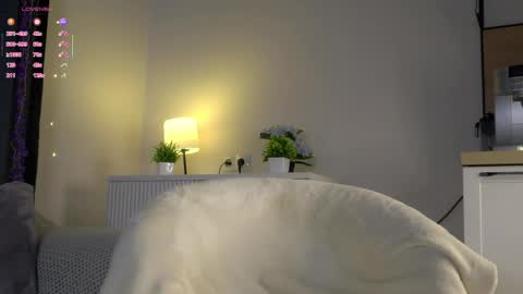 tulastucke online show from April 21, 1:42 am