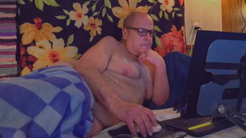 tumbafox1 online show from April 26, 4:32 am