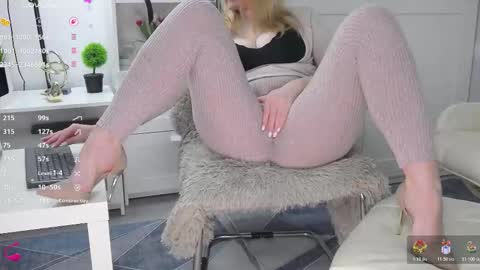 Snapshot of tunderflwer chatting on December 2, 6:30 am Anna online show from December 2, 6:30 am