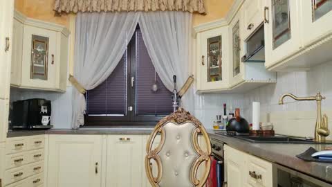 Snapshot of tunderose chatting on February 24, 7:11 am Tunde online show from February 24, 7:11 am