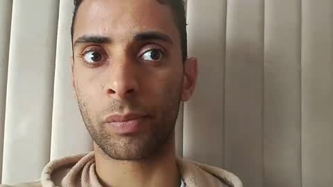 Snapshot of tunisiensexyguy chatting on February 11, 11:43 am TunisienSexyGuy online show from February 11, 11:43 am