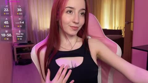 Snapshot of tutti_cutieee chatting on April 30, 9:04 am Nika online show from April 30, 9:04 am