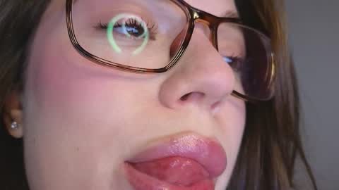 Ariana online show from November 29, 9:29 pm