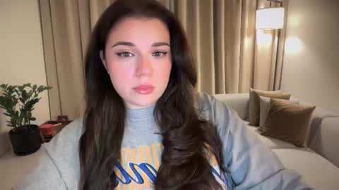 Snapshot of tutti_frutti_ chatting on June 19, 8:12 pm Ariana online show from June 19, 8:12 pm