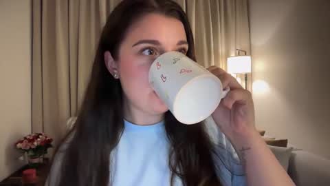 Snapshot of tutti_frutti_ chatting on July 12, 8:55 pm Ariana online show from July 12, 8:55 pm