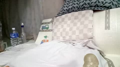 Snapshot of tuylip_sex chatting on November 16, 6:46 pm tuylip_sex online show from November 16, 6:46 pm