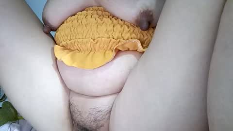 Snapshot of tuylip_sex chatting on November 24, 11:48 pm tuylip_sex online show from November 24, 11:48 pm