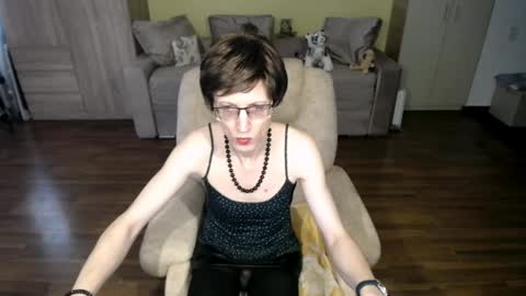 Clementine online show from April 6, 8:15 am