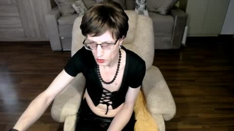 Clementine online show from April 17, 10:51 am