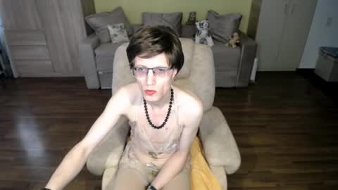 Clementine online show from April 18, 8:29 am