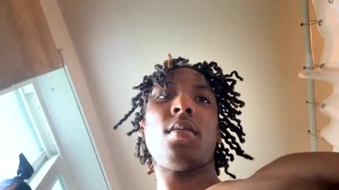 twan810 online show from April 22, 1:56 pm