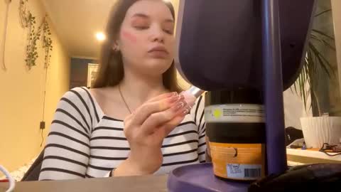 Emily online show from February 9, 4:11 pm