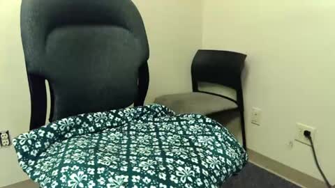 twayne29x online show from April 22, 5:43 am