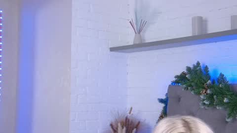 Hallie online show from December 28, 7:22 am