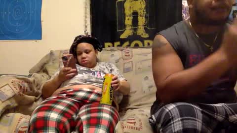 Twin and Lea online show from December 5, 2:53 am