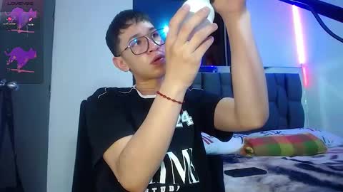 Mr Daren online show from February 18, 4:59 pm