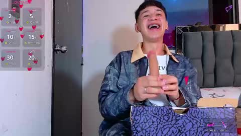 Mr Daren online show from September 19, 4:51 pm