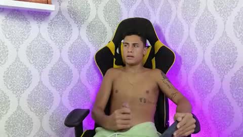 Dani online show from December 4, 7:55 pm