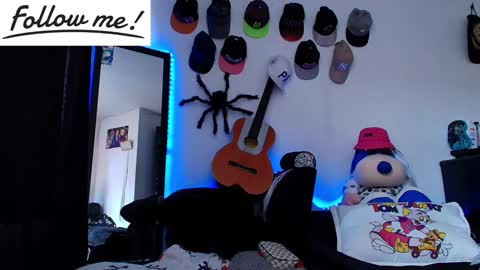 Snapshot of twink_sebas_ chatting on December 2, 5:48 pm  Bad boy sebastian  online show from December 2, 5:48 pm