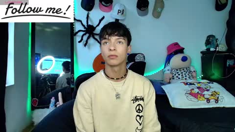 Snapshot of twink_sebas_ chatting on December 5, 8:55 pm  Bad boy sebastian  online show from December 5, 8:55 pm