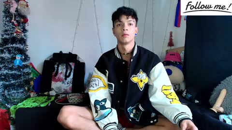 Snapshot of twink_sebas_ chatting on December 25, 2:56 pm  Bad boy sebastian  online show from December 25, 2:56 pm