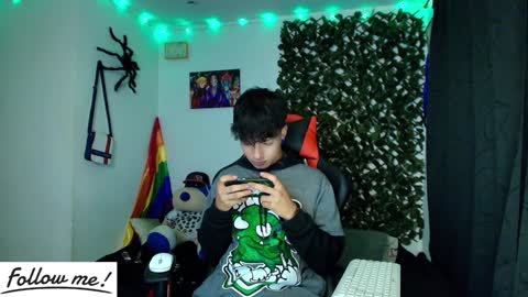 Snapshot of twink_sebas_ chatting on January 18, 12:35 am  Bad boy sebastian  online show from January 18, 12:35 am