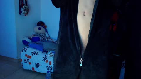 Snapshot of twink_sebas_ chatting on January 25, 5:40 am  Bad boy sebastian  online show from January 25, 5:40 am