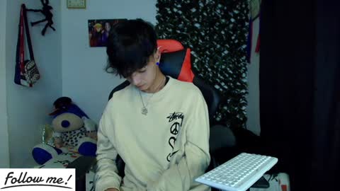 Snapshot of twink_sebas_ chatting on January 29, 4:47 am  Bad boy sebastian  online show from January 29, 4:47 am