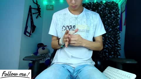 Snapshot of twink_sebas_ chatting on February 3, 3:09 am  Bad boy sebastian  online show from February 3, 3:09 am