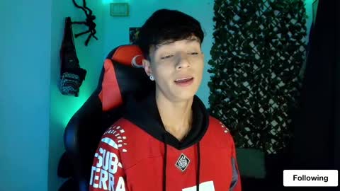 Snapshot of twink_sebas_ chatting on February 10, 6:20 am  Bad boy sebastian  online show from February 10, 6:20 am