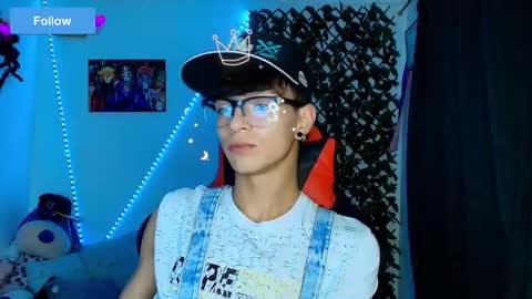 Snapshot of twink_sebas_ chatting on February 18, 5:09 am  Bad boy sebastian  online show from February 18, 5:09 am