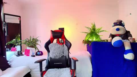 Snapshot of twink_sebas_ chatting on October 11, 7:12 pm  Bad boy sebastian  online show from October 11, 7:12 pm