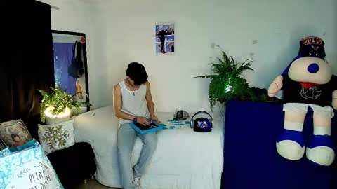 Snapshot of twink_sebas_ chatting on October 17, 3:20 am  Bad boy sebastian  online show from October 17, 3:20 am