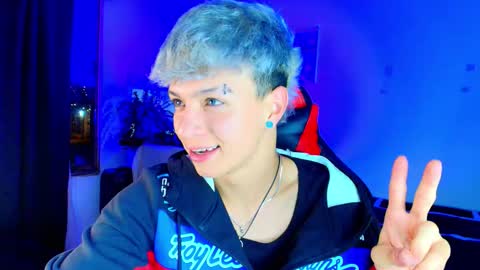 Snapshot of twink_sebas_ chatting on December 18, 1:17 pm Bad boy sebastian online show from December 18, 1:17 pm