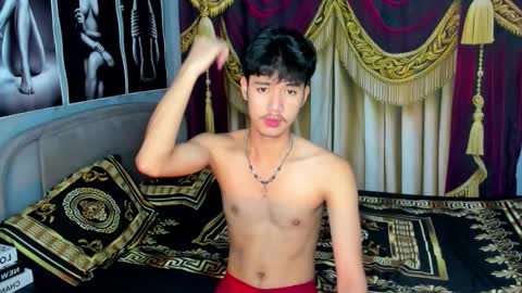 Snapshot of twinkclark chatting on November 10, 9:41 am clark online show from November 10, 9:41 am