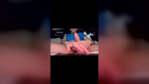 Snapshot of twinkgabe chatting on March 16, 7:23 am twinkgabe online show from March 16, 7:23 am