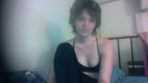 twinkl3toz3 online show from April 30, 1:56 am