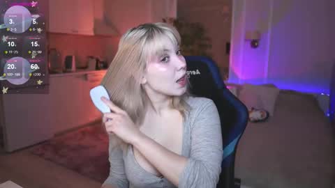 Snapshot of twinkle_toes_ chatting on November 6, 11:00 am Eva online show from November 6, 11:00 am