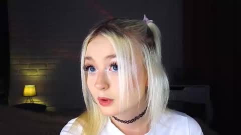 Snapshot of twinklefluff chatting on September 27, 2:00 pm twinklefluff online show from September 27, 2:00 pm