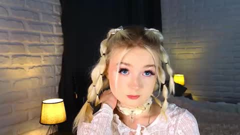 Snapshot of twinklefluff chatting on October 11, 4:05 pm twinklefluff online show from October 11, 4:05 pm