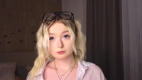 twinklefluff online show from January 13, 4:12 pm